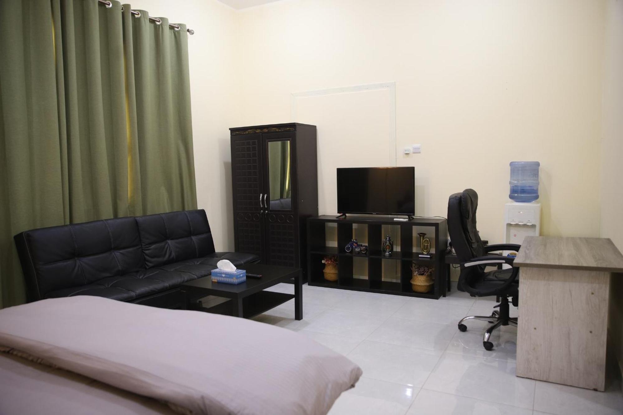 Luxury Private Studio Apartment Close To Airport Абу-Дабі Екстер'єр фото